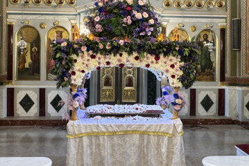 Ο Στολισμός του Επιταφίου στην Ευαγγελίστρια Πειραιώς 2025